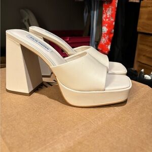 Steve Madden Cristo Platform Sandal